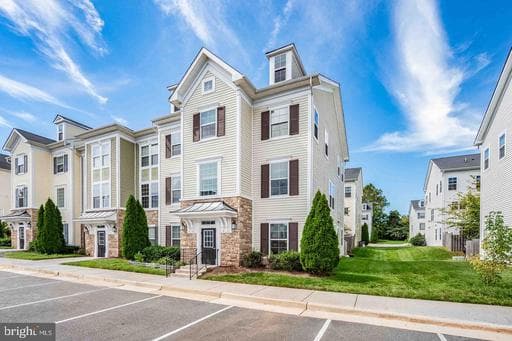 8114 ESSEX GROVE WAY,MANASSAS,VA,20111,PRINCE WILLIAM