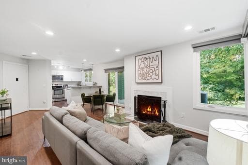 11725 Summerchase Cir, Reston, VA 20194-1138, United States