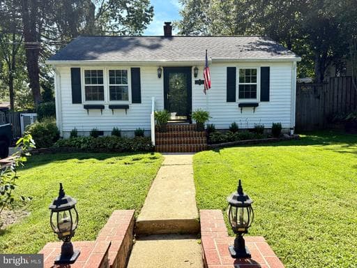 10927 Milburn St, Fairfax, VA 22030-5250, United States