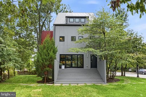 2790 Washington Blvd, Arlington, VA 22201-1945, United States