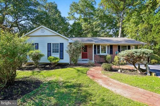 1002 Broadmore Cir, Silver Spring, MD 20904-3108, United States