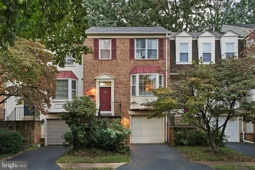 12222 Apple Orchard Ct, Fairfax, VA 22033-2815, United States