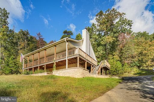 462 GARY LN