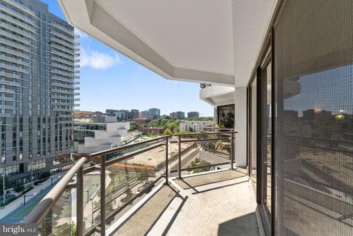 1530 KEY BOULEVARD 1007