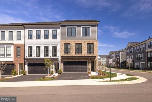 620 ANGELFISH WAY - Photo 1