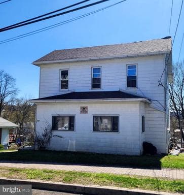 108 CENTER STREET - Photo 1