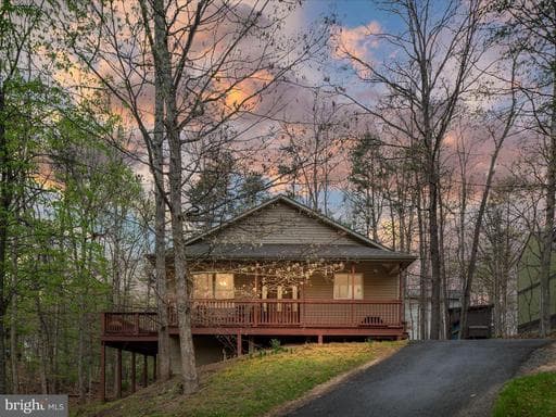 1304 LAKEVIEW DRIVE - Photo 1