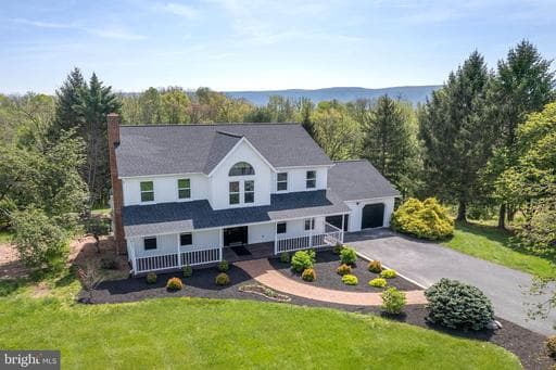 405 SPRING HOLLOW ROAD - Photo 1