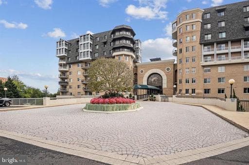 1250 S WASHINGTON STREET 207 - Photo 1