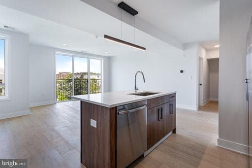 845 19TH STREET PH-12 - Photo 1