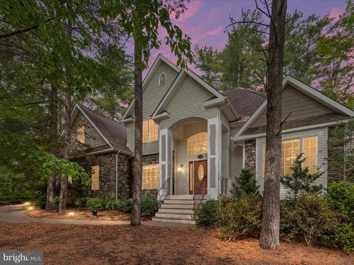 228 SUNSET CIRCLE - Photo 1