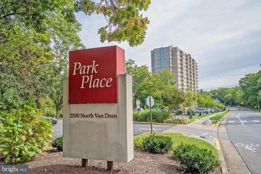 2500 N VAN DORN STREET 1518 - Photo 1
