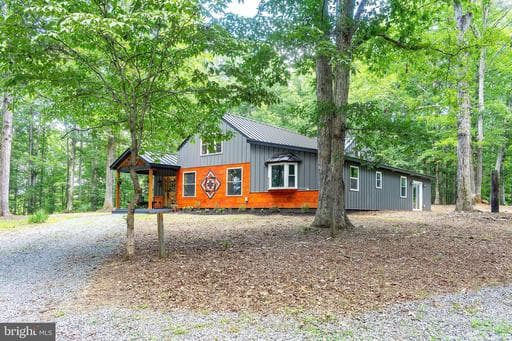 18184 CRAWFORD LANE - Photo 1