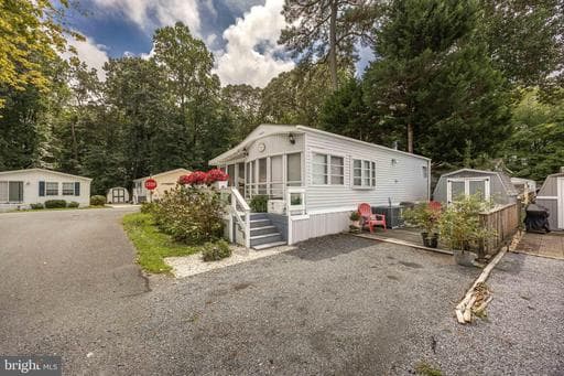 273 WOODHAVEN COURT - Photo 1