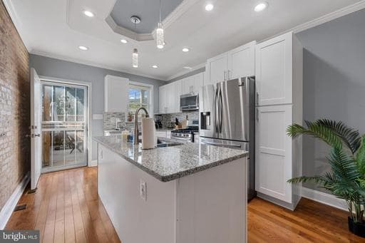 2103 E CHASE STREET - Photo 1