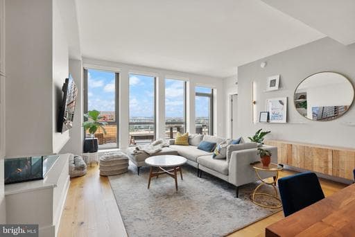 1211 VAN STREET PH-13B - Photo 1