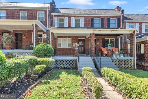 1527 MONTANA AVENUE - Photo 1