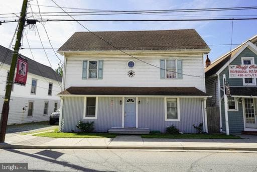 212 MAIN STREET - Photo 1