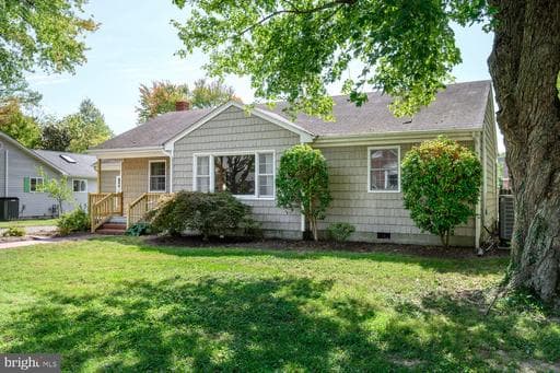 304 W Oak Ave, Easton, MD 21601-3325, United States - Photo 1
