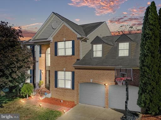 930 WAYNE DRIVE - Photo 1