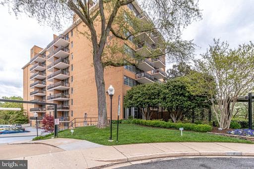 2030 N ADAMS STREET 1112