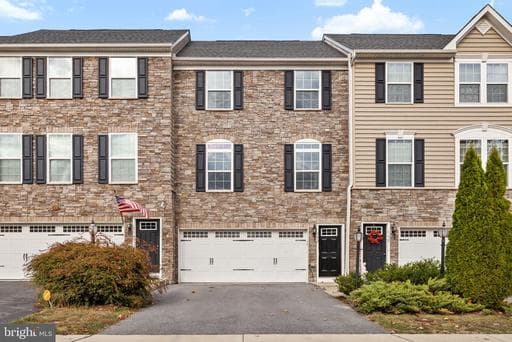 182 Trout Lily Dr, Front Royal, VA 22630-1905, United States - Photo 1
