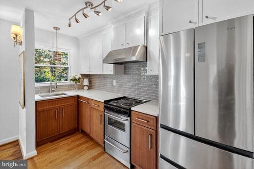 20 HILLSIDE ROAD - Photo 1