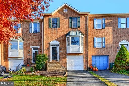 1204 ATHENS COURT - Photo 1
