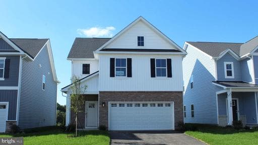 124 WAPPINGER TERRACE - Photo 1