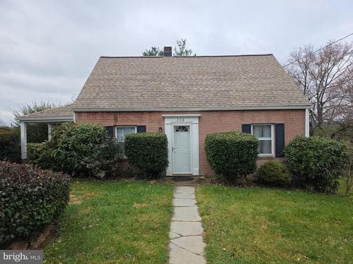 368 W 9TH STREET - Photo 1