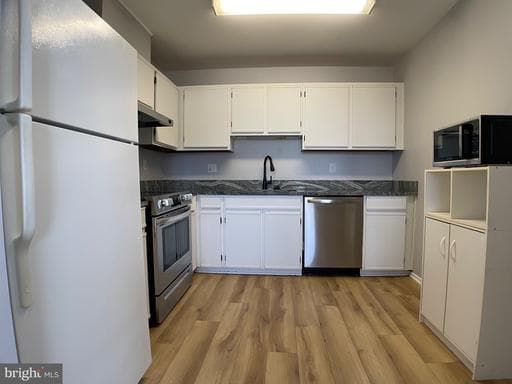 1401 KEY PARKWAY 204