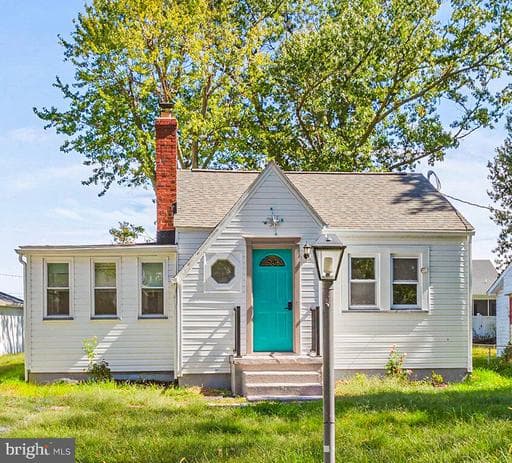 1212 Lossing Ave, Colonial Beach, VA 22443-2912, United States - Photo 1