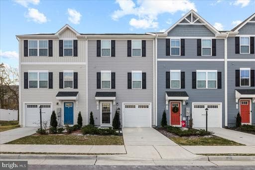 131 Kensington Cir, Middletown, VA 22645-9605, United States - Photo 1