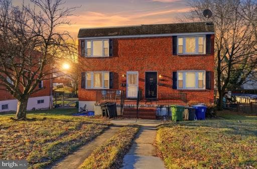 4607 PARKWOOD AVENUE - Photo 1