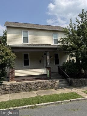 118 Oak St, Cumberland, MD 21502-3935, United States - Photo 1