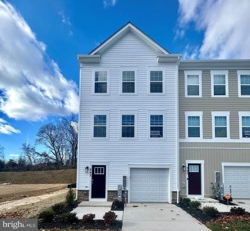 415 HALYARD DRIVE - Photo 1