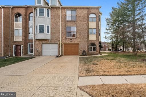 9146 HARDESTY DRIVE - Photo 1