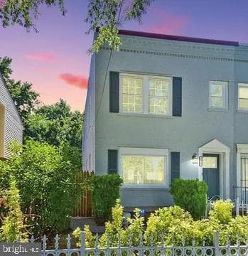 1319 49TH STREET - Photo 1