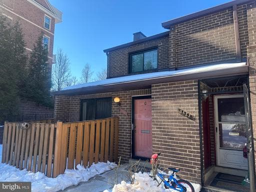 3422 Summit Ct NE, Washington, DC 20018-1620, United States - Photo 1