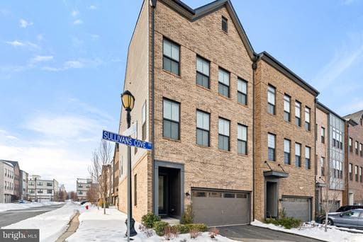 23043 SULLIVANS COVE SQUARE - Photo 1