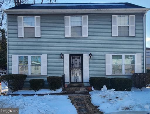 8 WELLINGTON PLACE - Photo 1