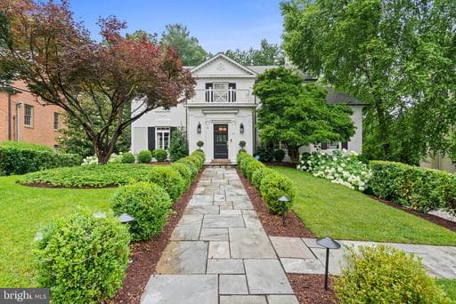 8 FARMINGTON COURT - Photo 1