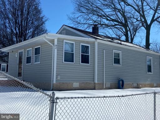 82 CIRCLE AVENUE - Photo 1