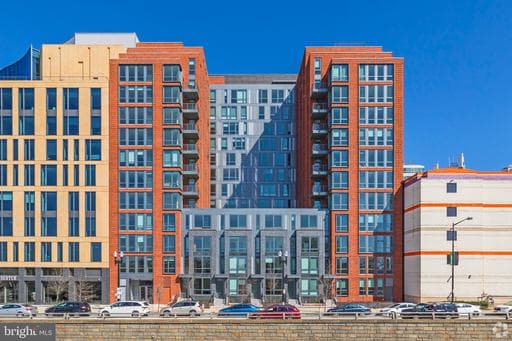 1211 VAN STREET 601