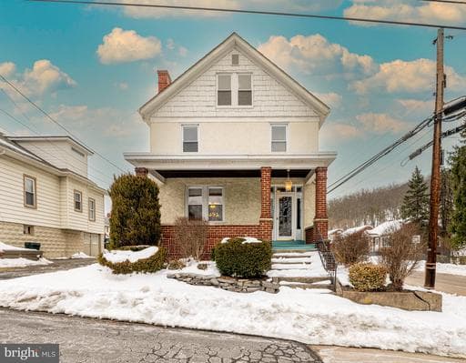 501 WARREN STREET - Photo 1