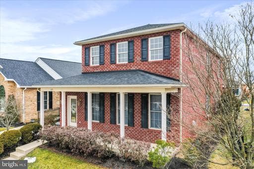 624 TRAFALGAR DRIVE - Photo 1