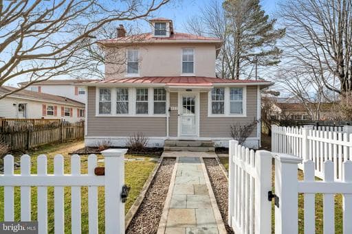 8832 DAYTON AVENUE - Photo 1