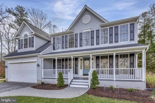 715 WALNUT AVENUE - Photo 1