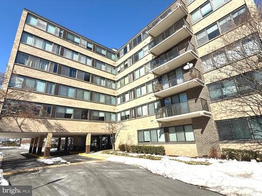 600 ROOSEVELT BOULEVARD 611 - Photo 1