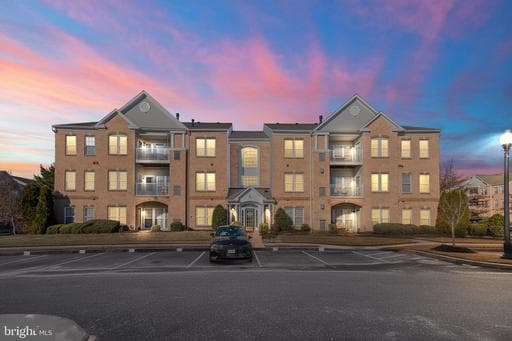 5485 GLENTHORNE COURT 5485 - Photo 1